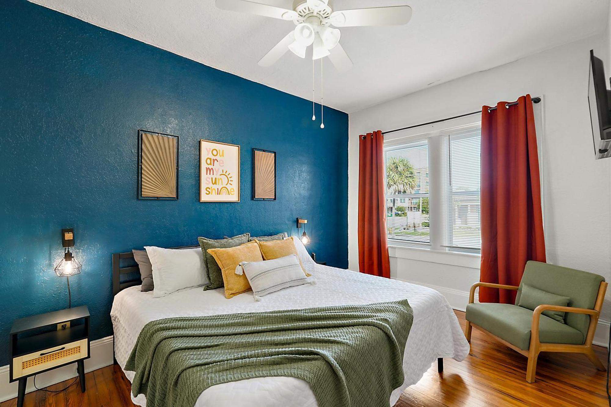Downtown Den-king Bed~heart Of Eustis~queen Sleeper~upstairs~bright & Happy Appartement