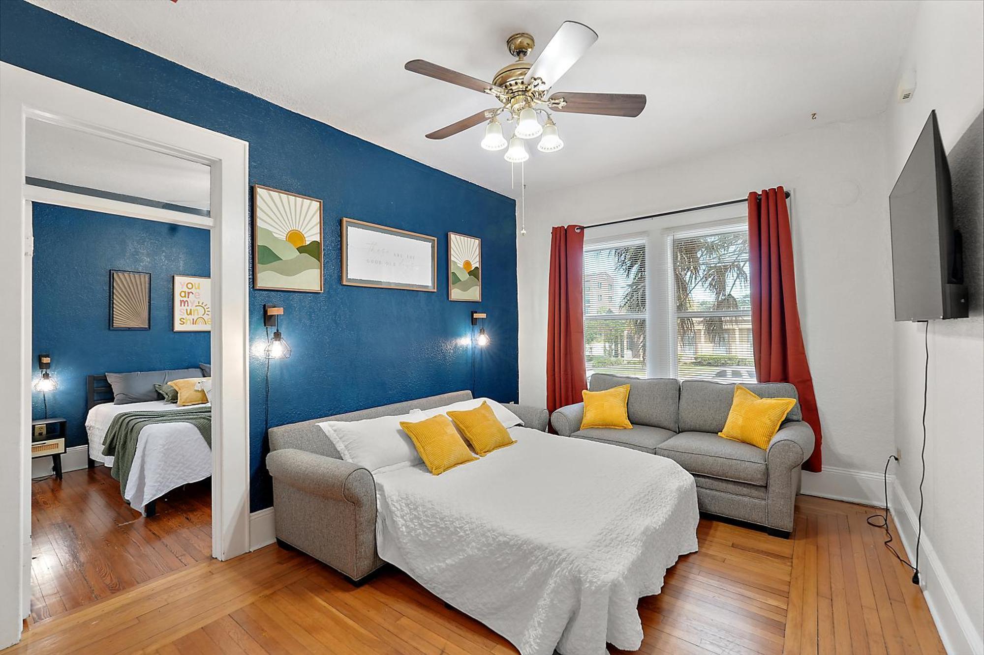 Downtown Den-king Bed~heart Of Eustis~queen Sleeper~upstairs~bright & Happy Eustis